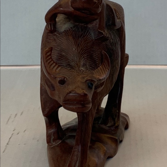 Hand Craved wood Buffalo wood - Picture 2 of 6